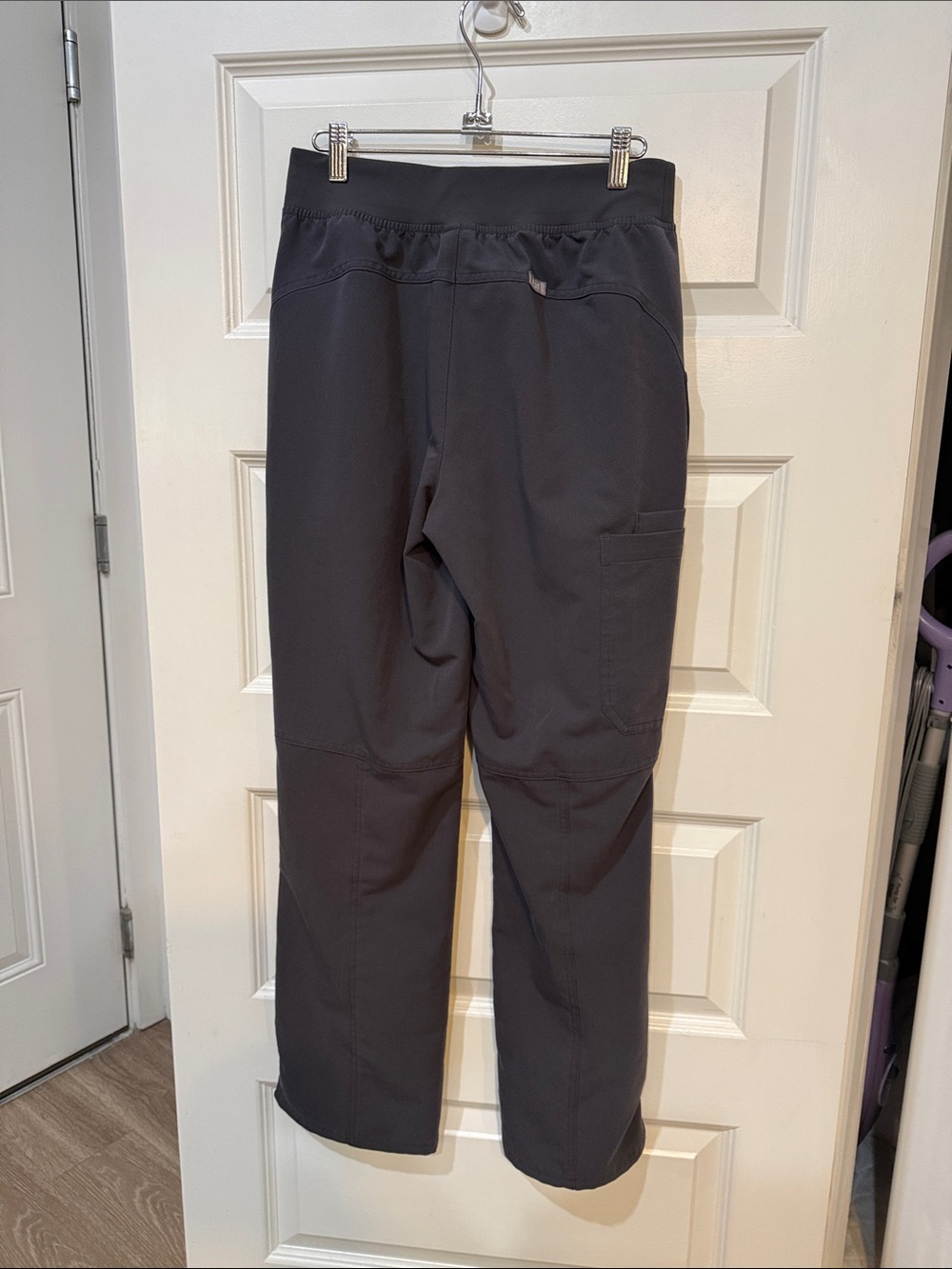 Figs Kade Cargo Scrub Pants - Picture 5 of 8